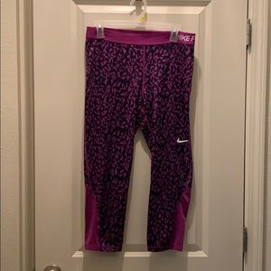 Nike pro capris